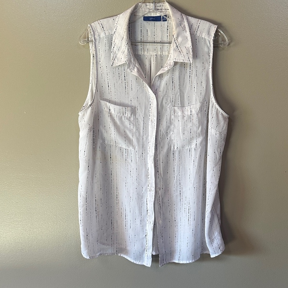 Apt. 9 White Sleeveless Blouse with Subtle Stripes